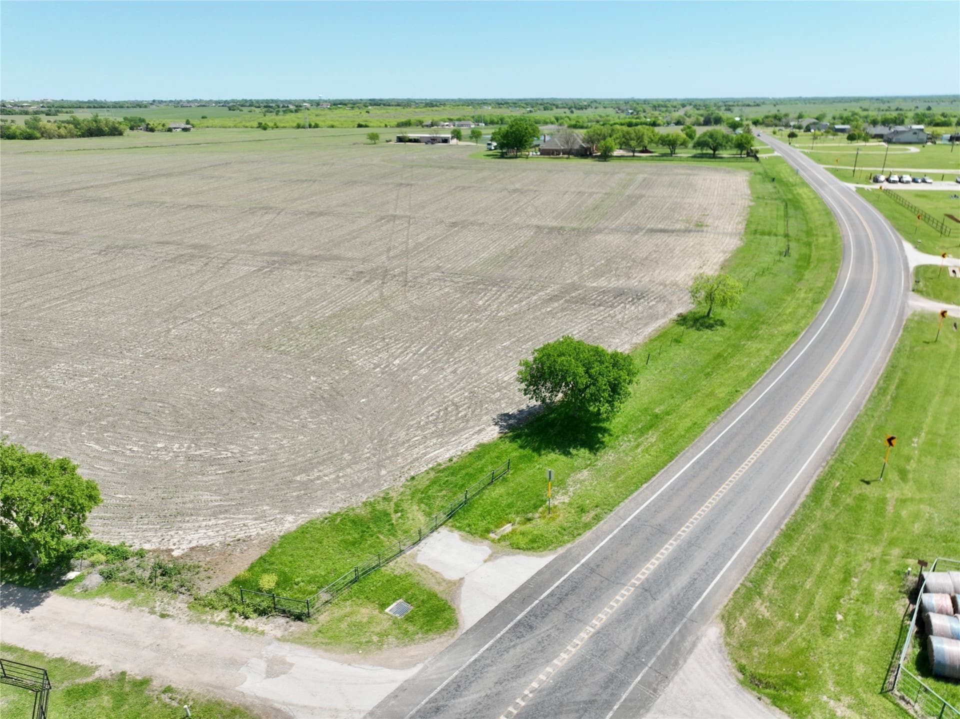 10.1 acres in Ellis County gallery image 3