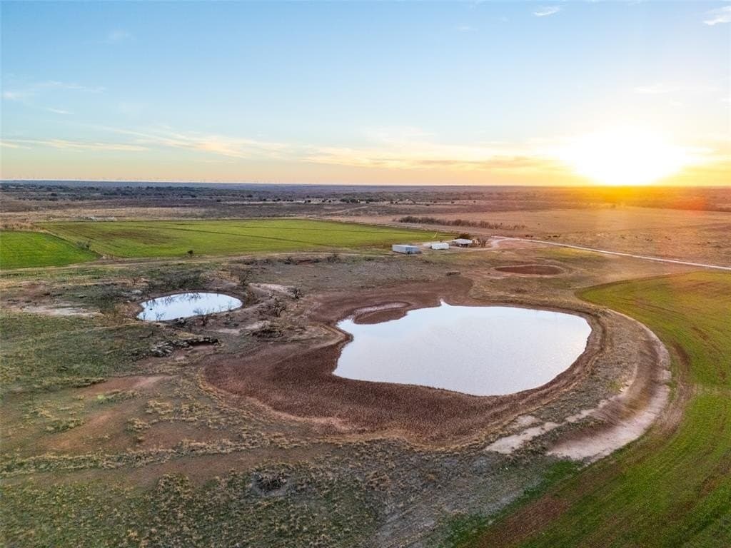 320 acres in Young County