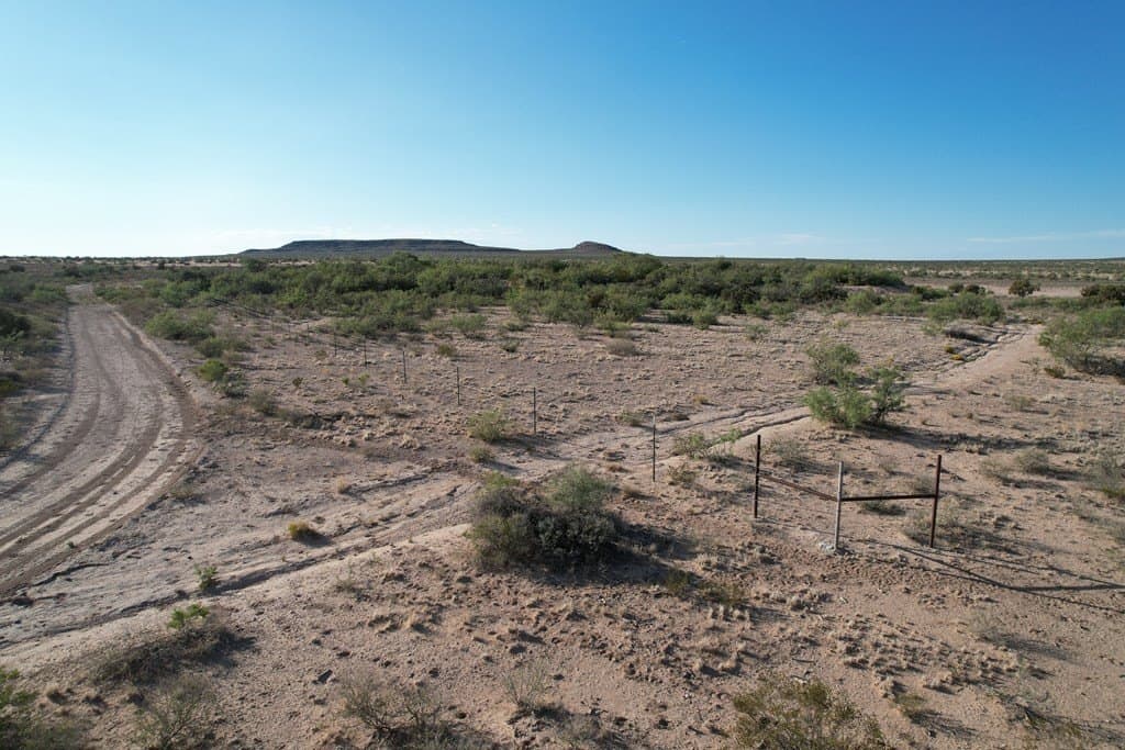 20.01 acres in Hudspeth County - photo 10