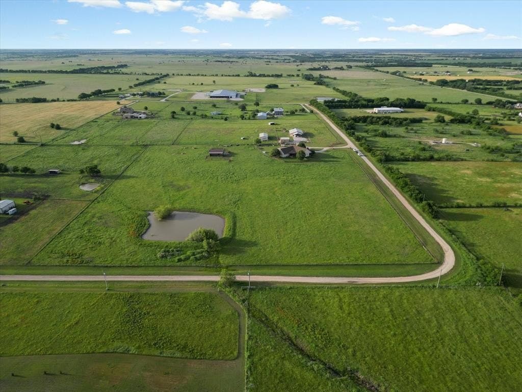 5.63 acres in Denton County gallery image 3