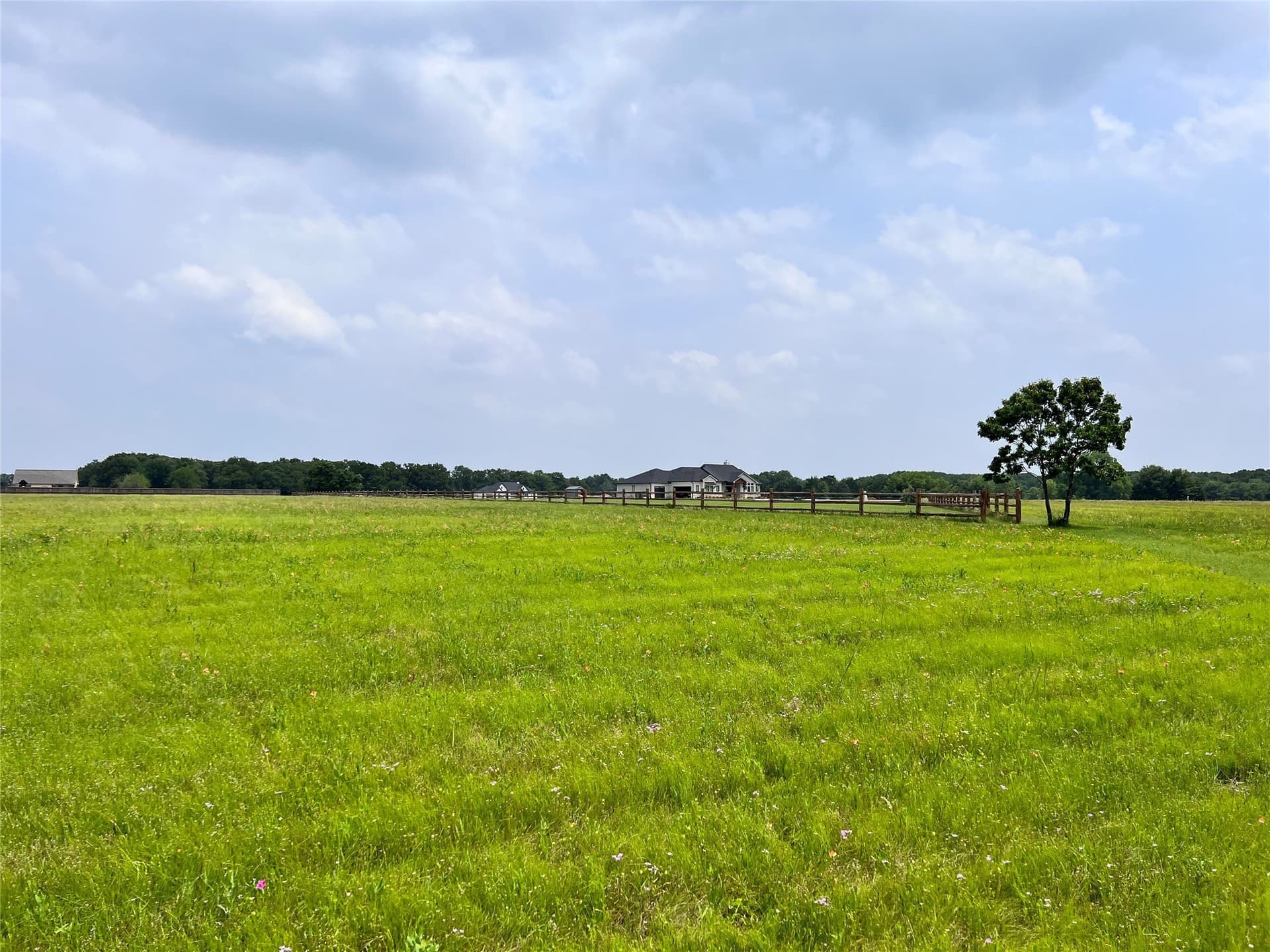 1.02 acres in Navarro County - photo 18