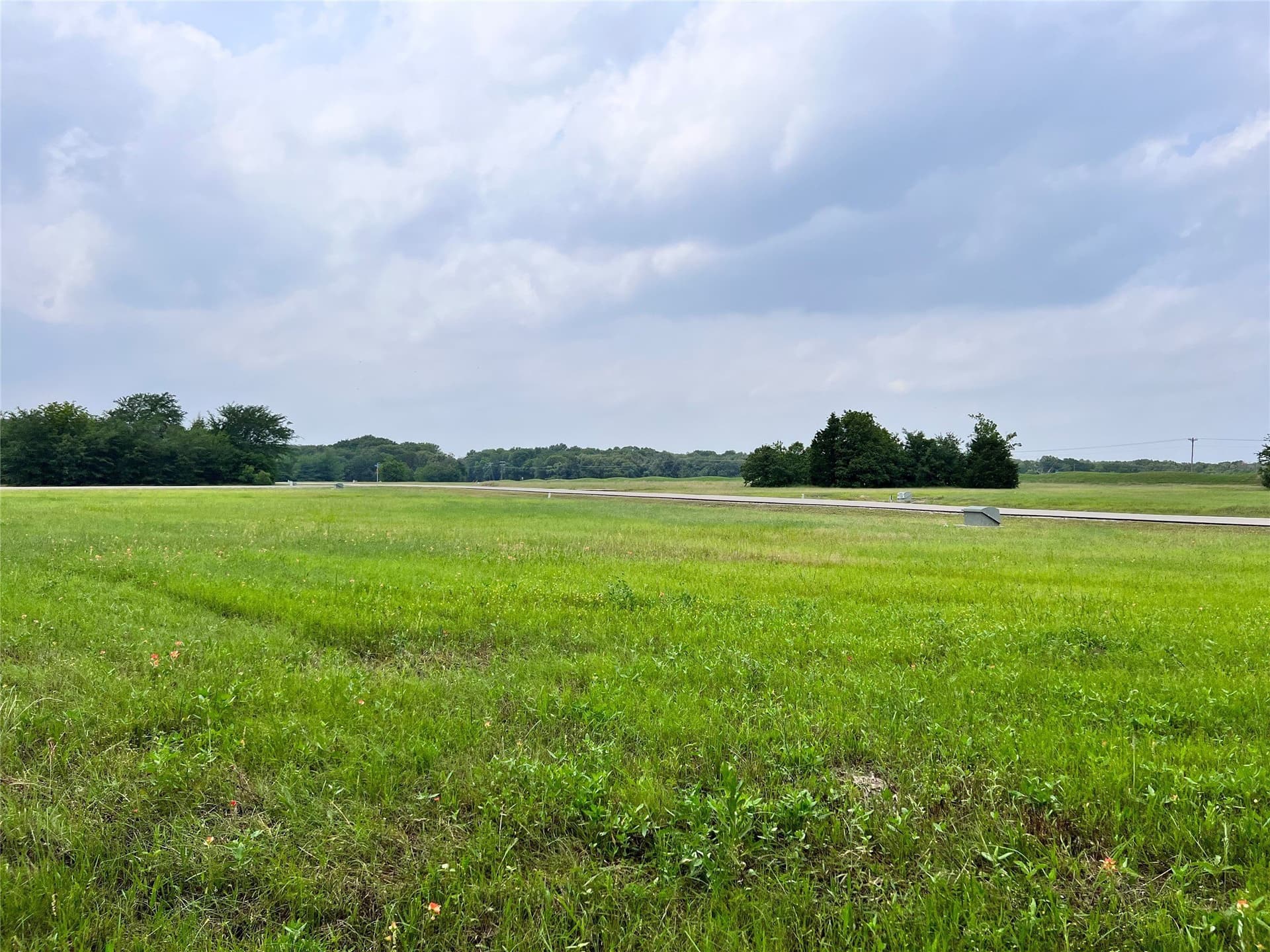 1.02 acres in Navarro County gallery image 3