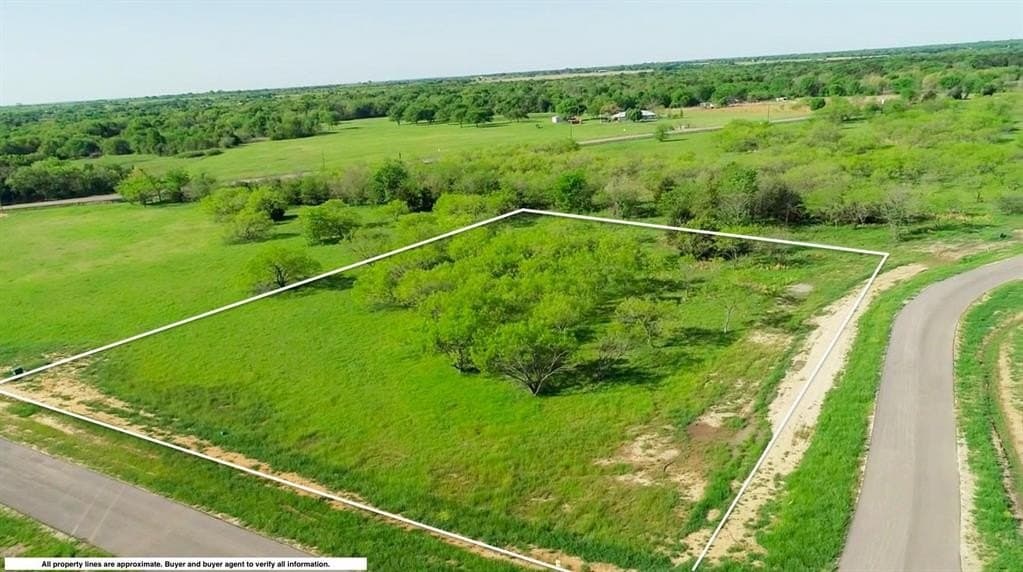 1.06 acres in Navarro County featured view