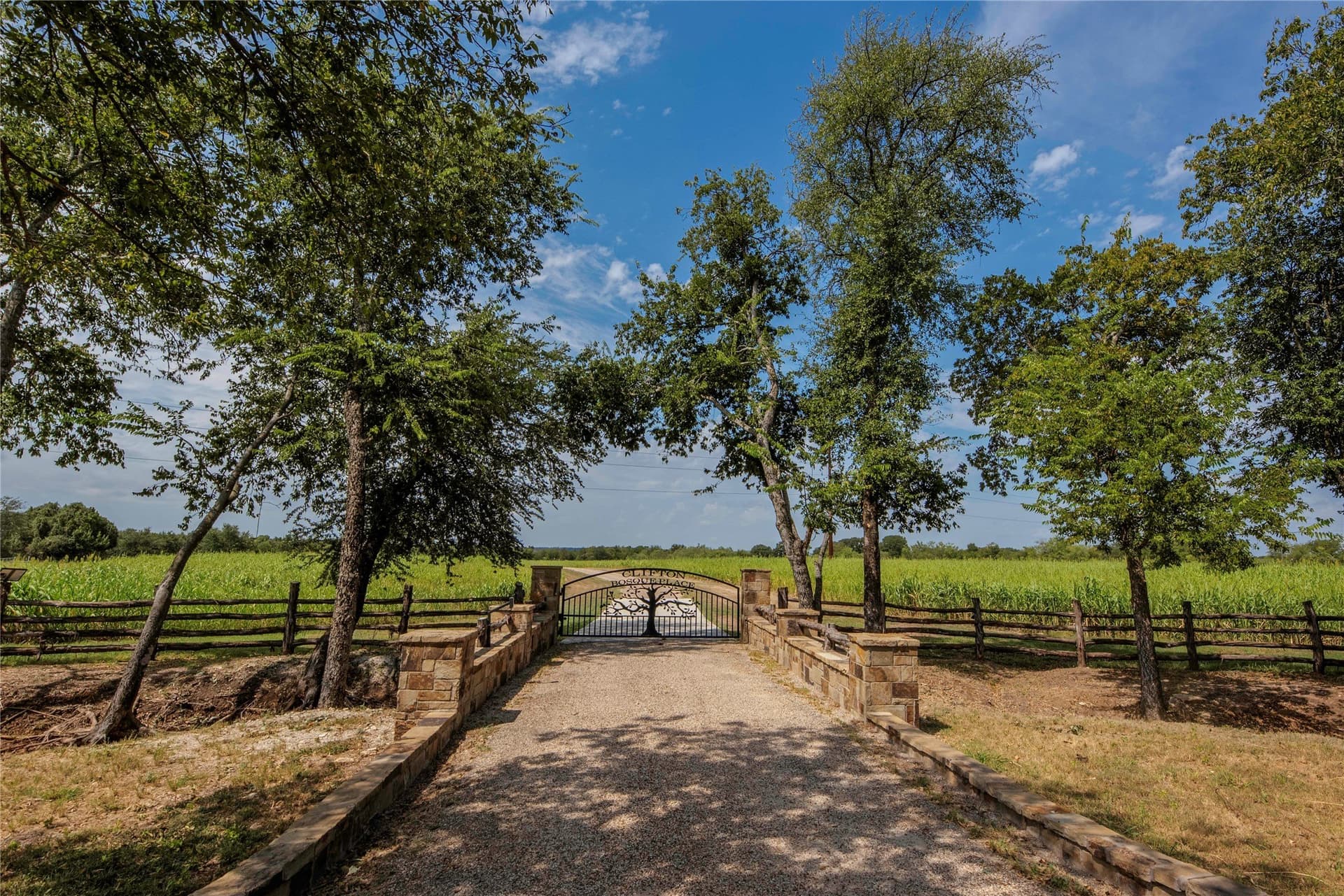25.32 acres in Bosque County