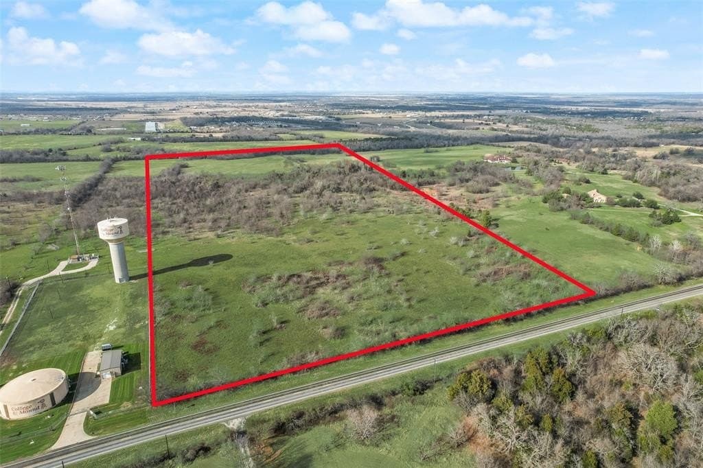16 acres in Kaufman County