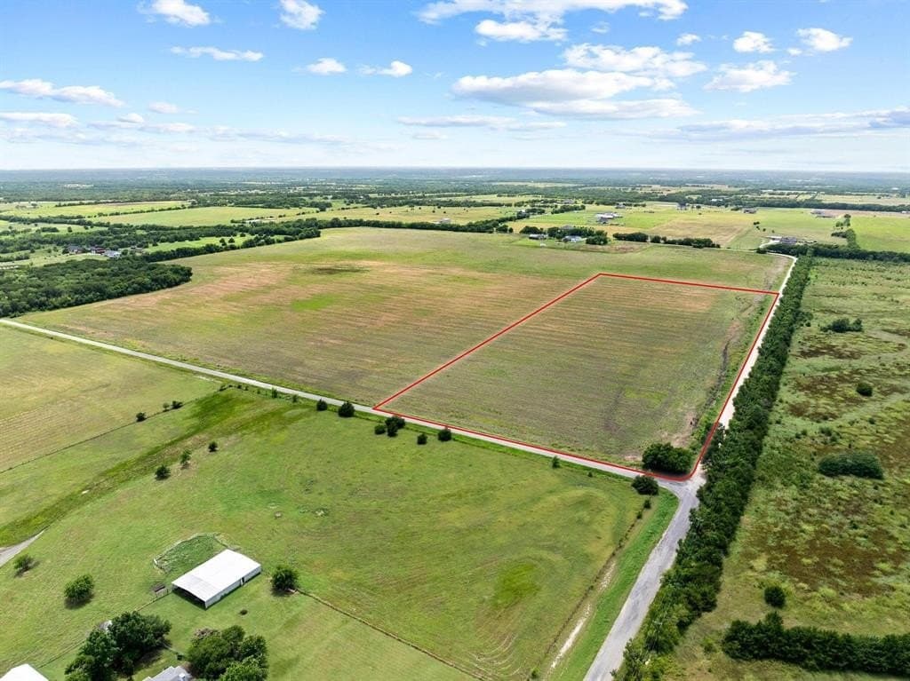 21 acres in Grayson County