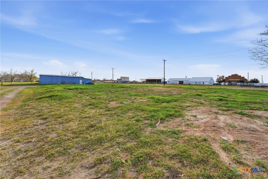 0.45 acres in DeWitt County - photo 5