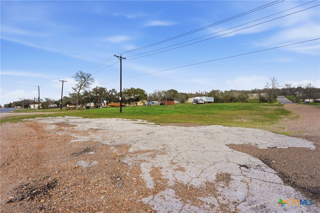 0.45 acres in DeWitt County - photo 6