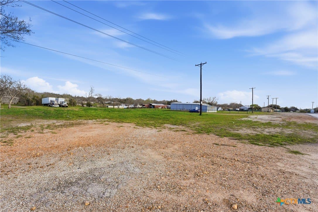 0.45 acres in DeWitt County - photo 7