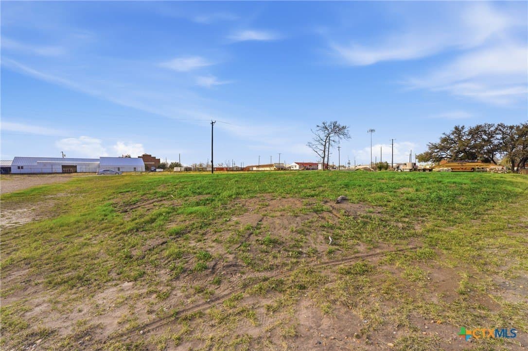 0.45 acres in DeWitt County - photo 8