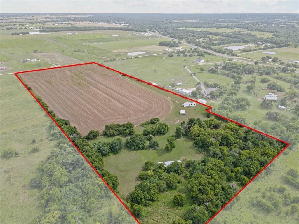 22 acres in Hill County gallery image 2
