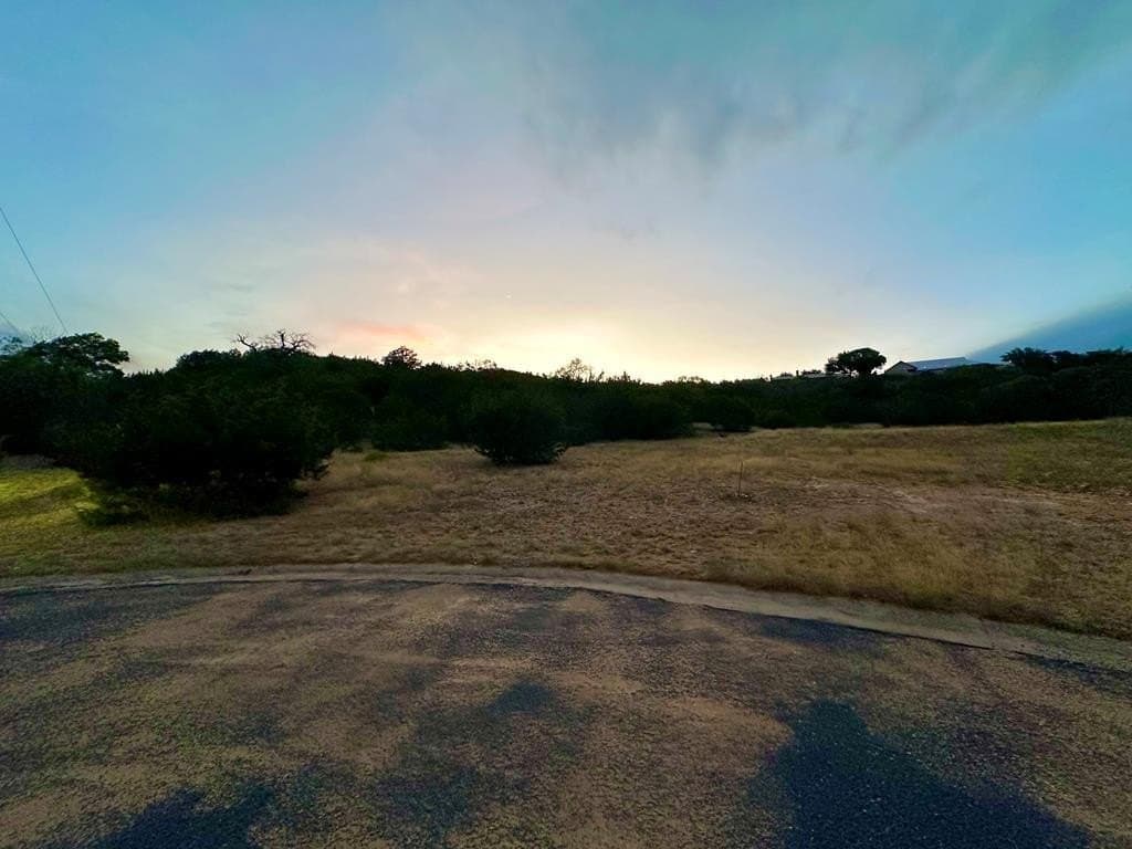 1.9 acres in Kerr County