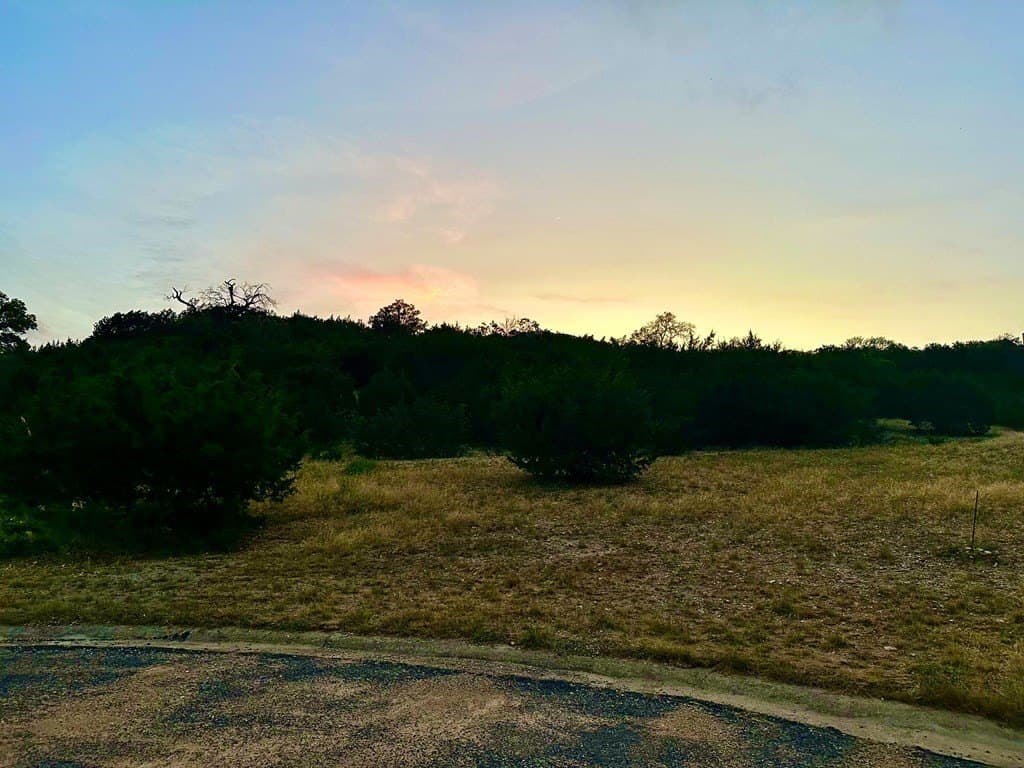 1.9 acres in Kerr County gallery image 2