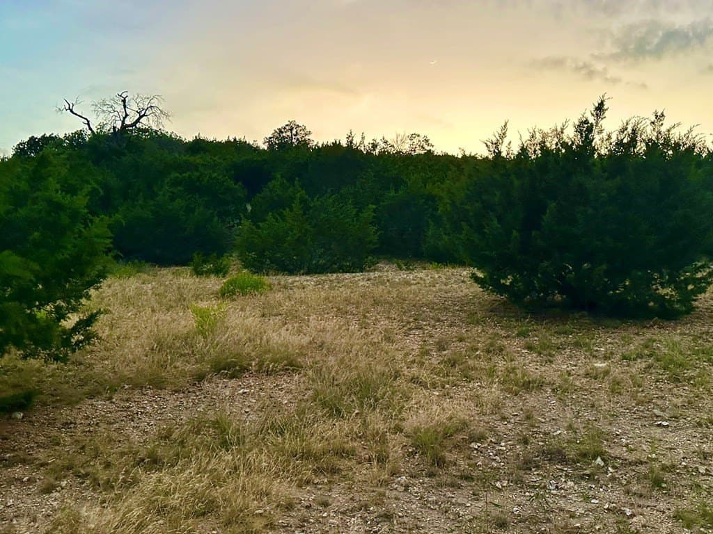 1.9 acres in Kerr County gallery image 4
