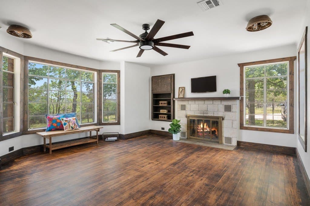 10 acres in Bandera County gallery image 4