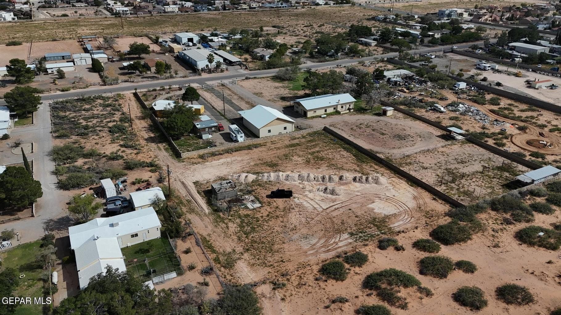 1.18 acres in El Paso County gallery image 2