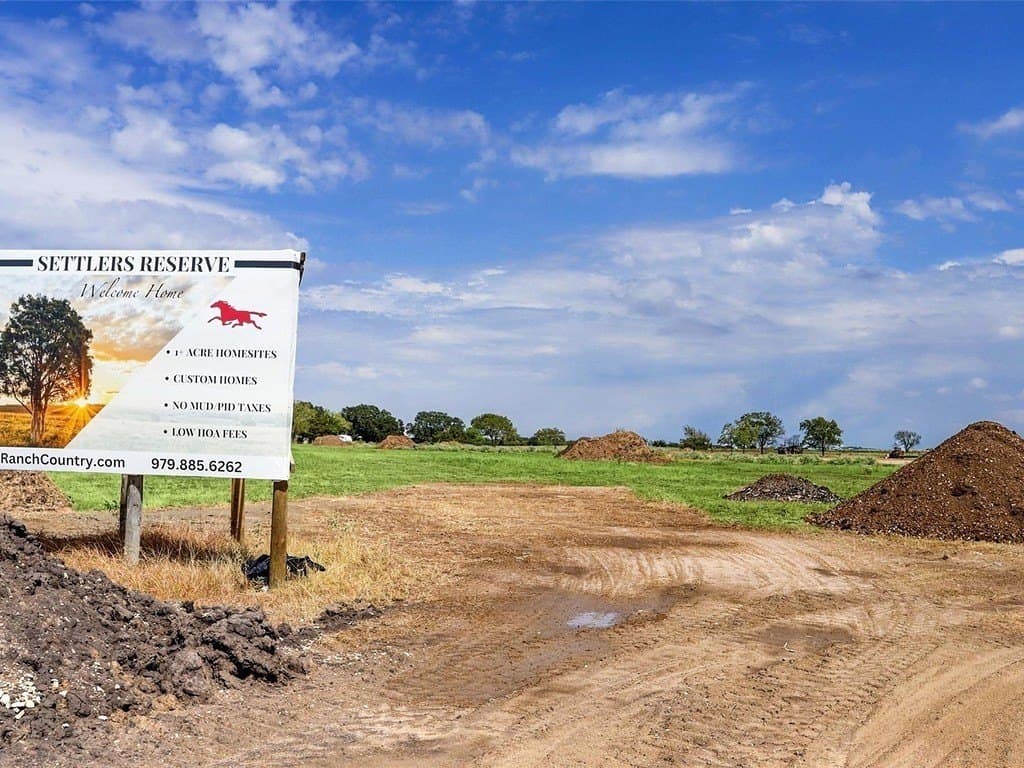 1.29 acres in Colorado County gallery image 3