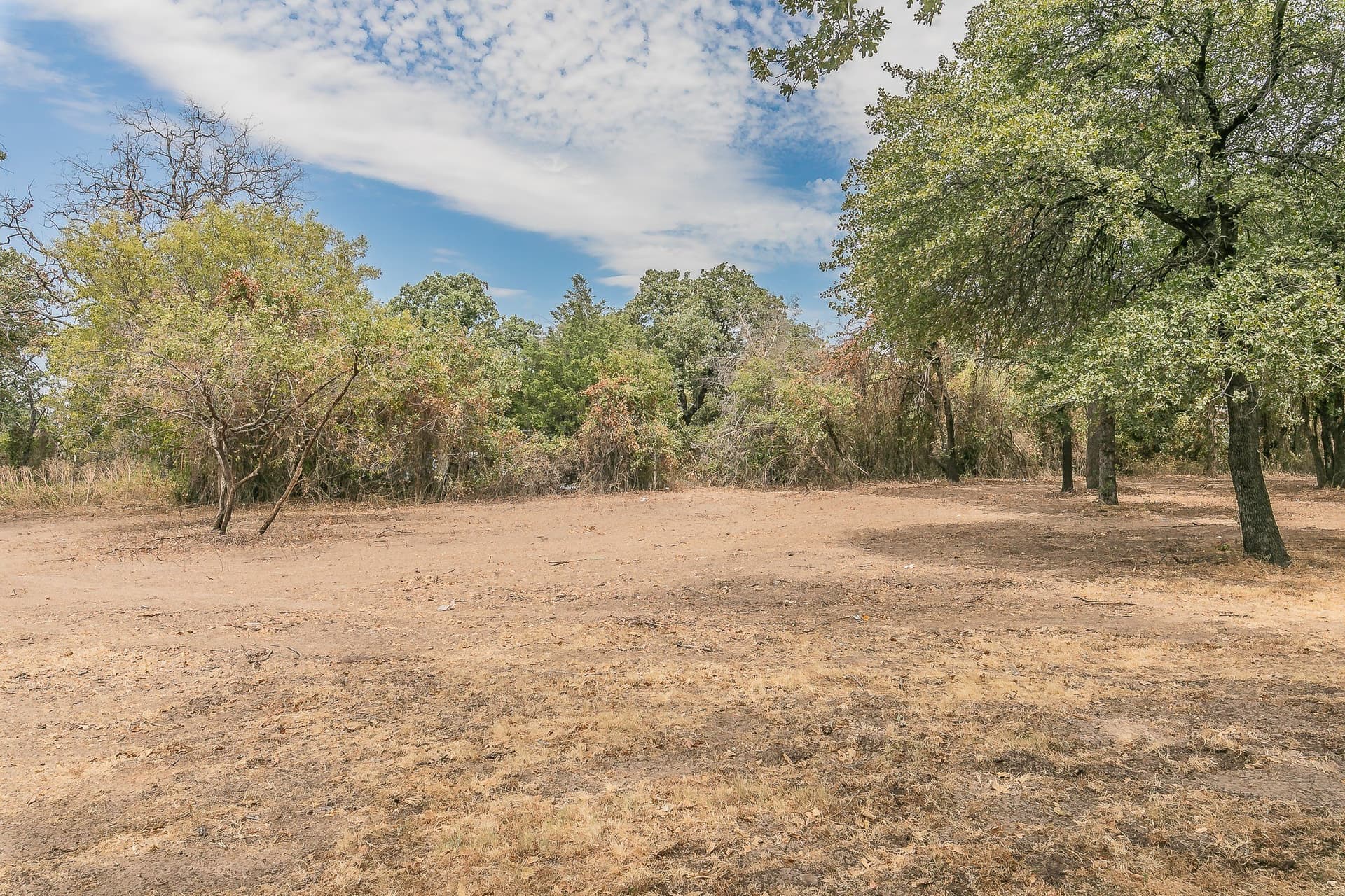 1.04 acres in Tarrant County - photo 5