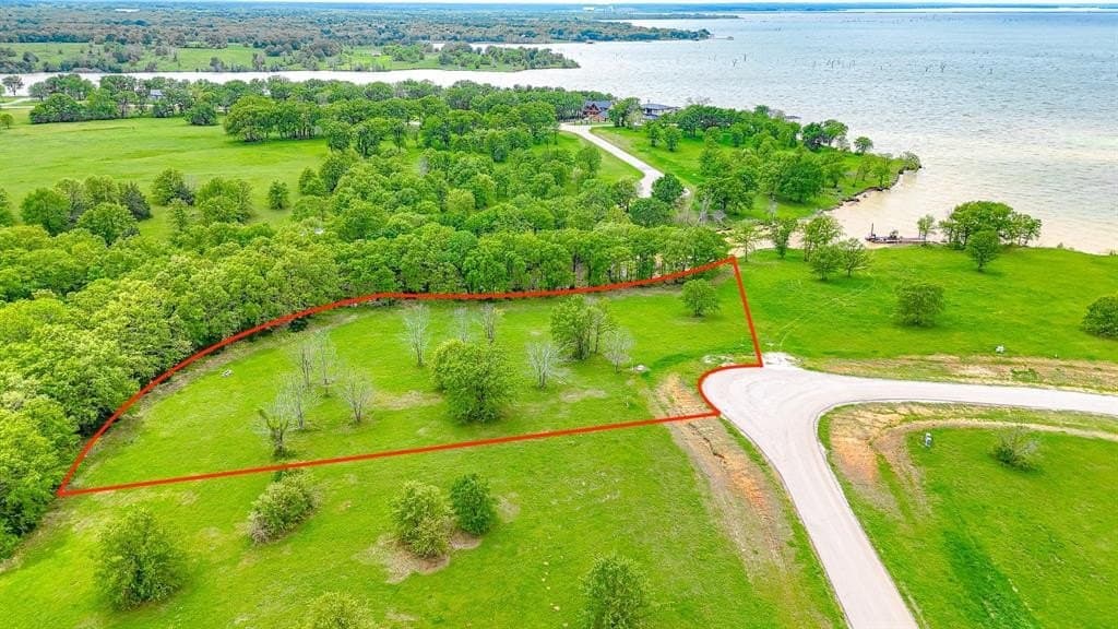 2.04 acres in Navarro County