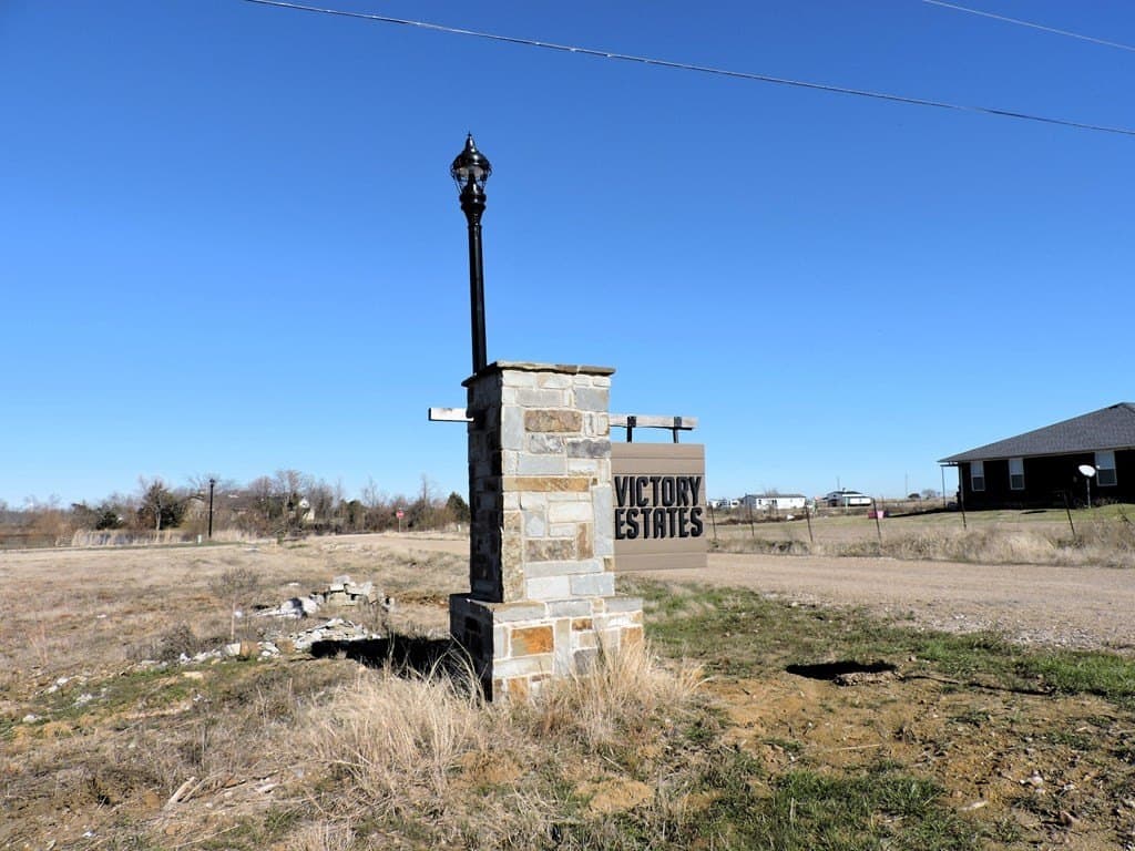 0.18 acres in Henderson County - photo 3