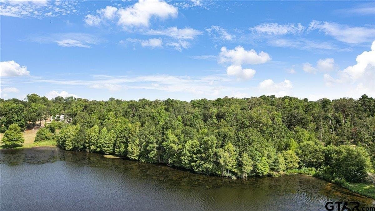 10.98 acres in Upshur County