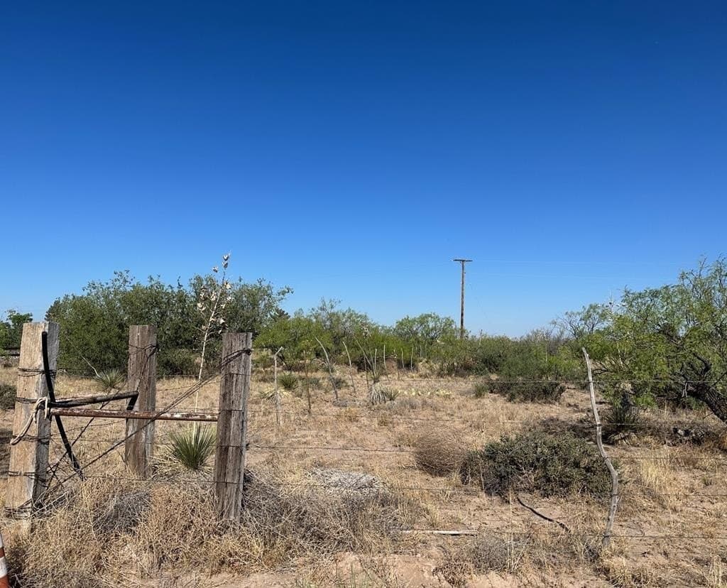 0.8 acres in Presidio County
