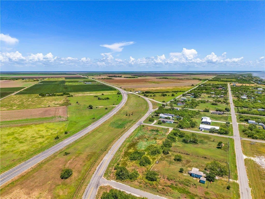 1.01 acres in Refugio County - photo 13