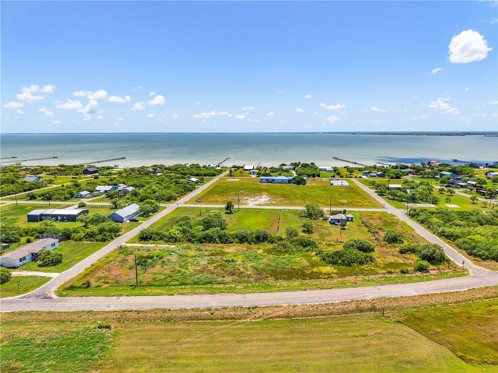 1.01 acres in Refugio County - photo 21