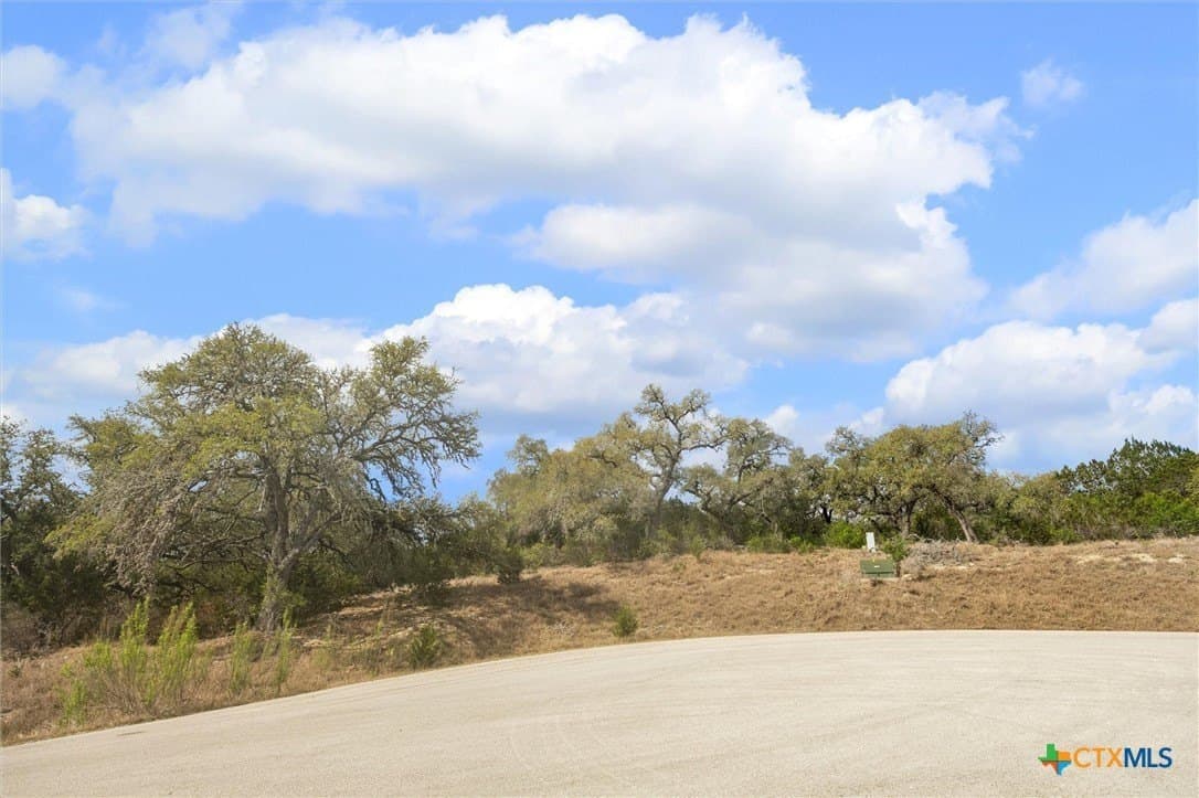 1.02 acres in Comal County gallery image 4