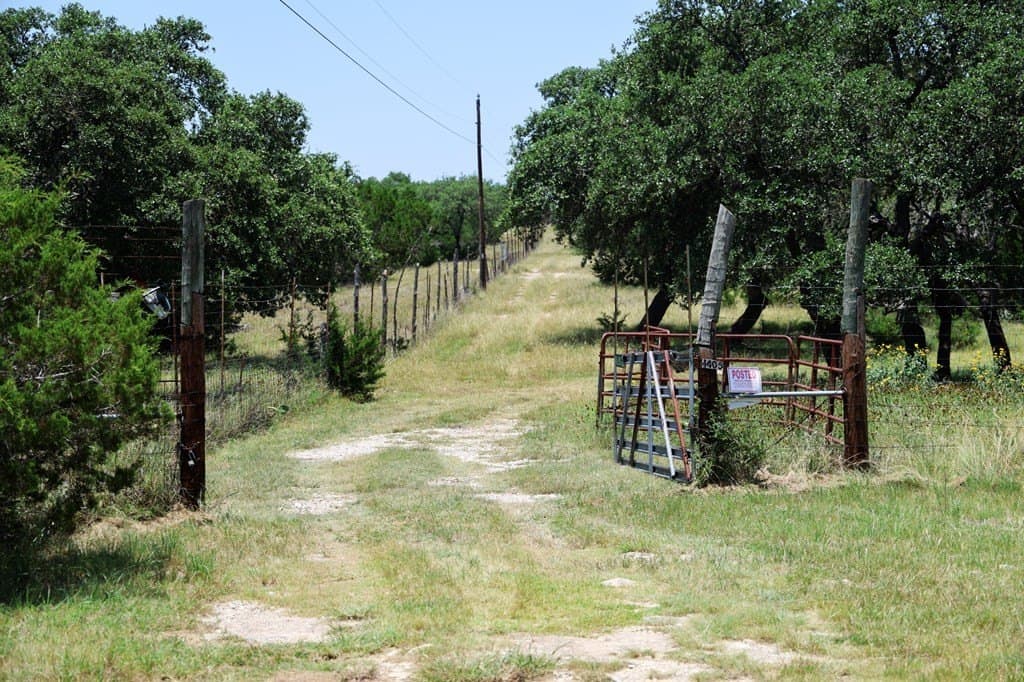 100 acres in Kerr County gallery image 4