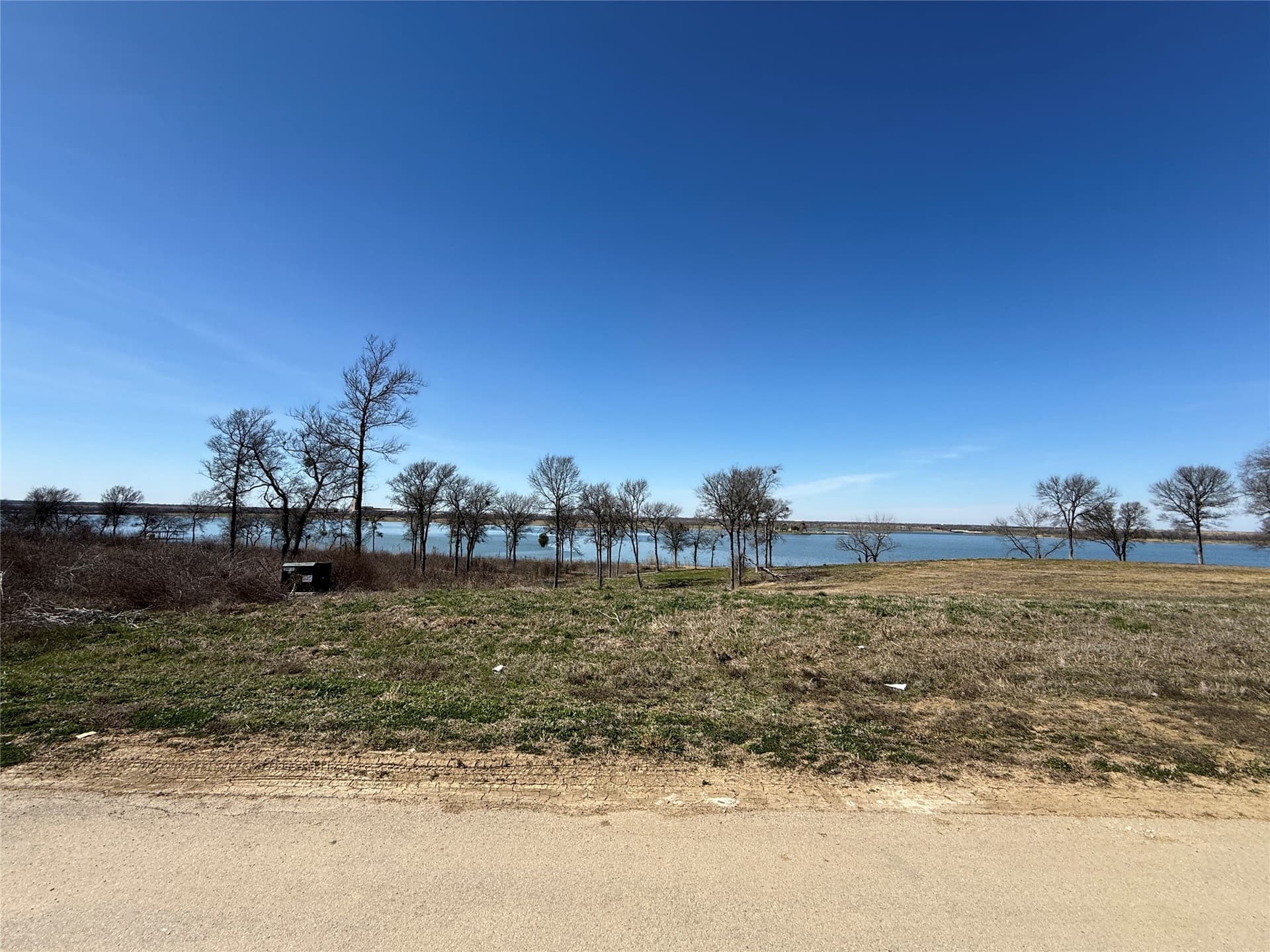 1.29 acres in Navarro County gallery image 3