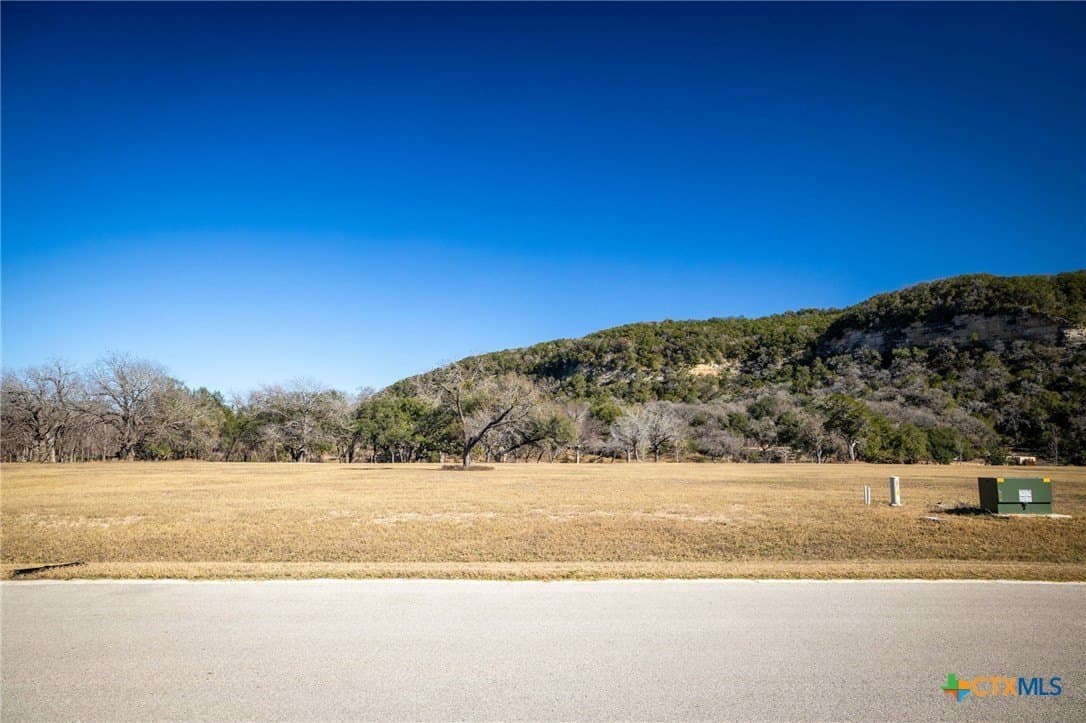 1.01 acres in Comal County - photo 12