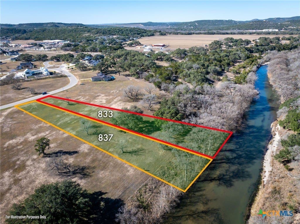 1.01 acres in Comal County gallery image 2