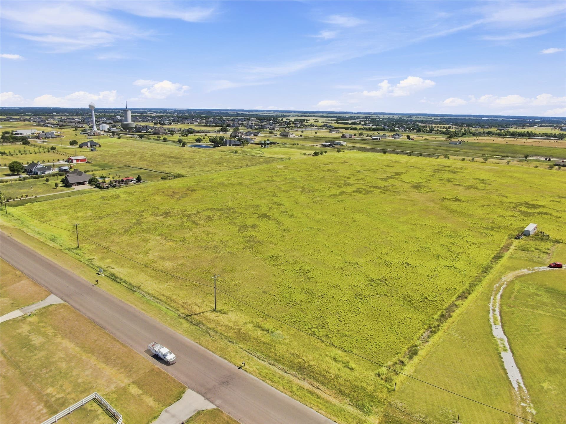 4.26 acres in Ellis County - photo 2