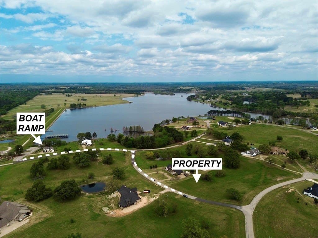 1.01 acres in Henderson County gallery image 3