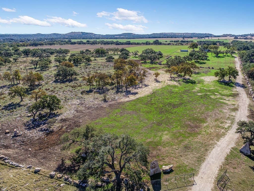 88.91 acres in Gillespie County - photo 7