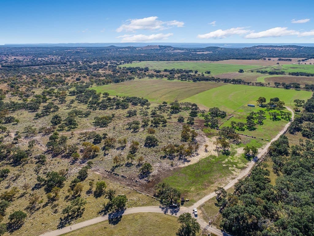 88.91 acres in Gillespie County - photo 8