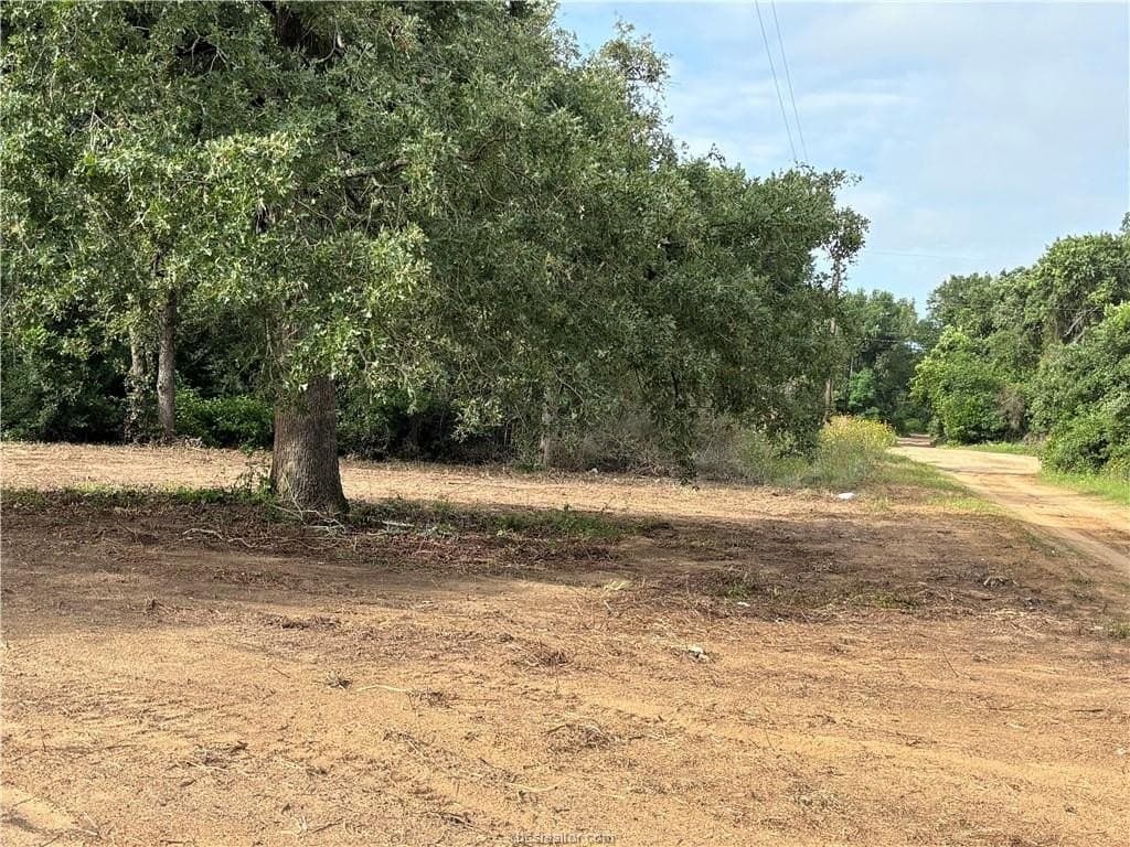 1.72 acres in Burleson County
