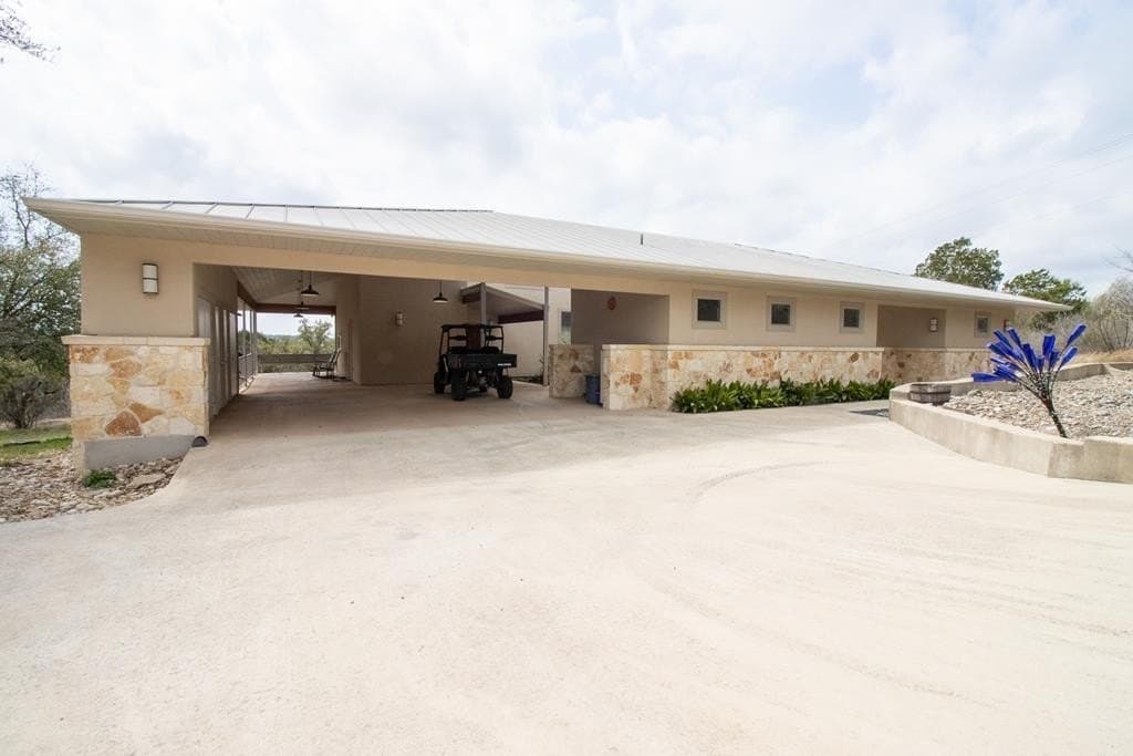 28.09 acres in Kerr County gallery image 2