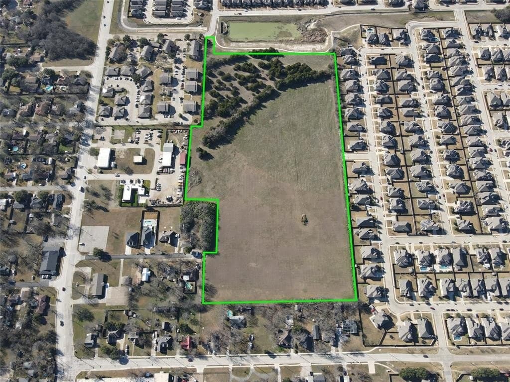 23.01 acres in Ellis County