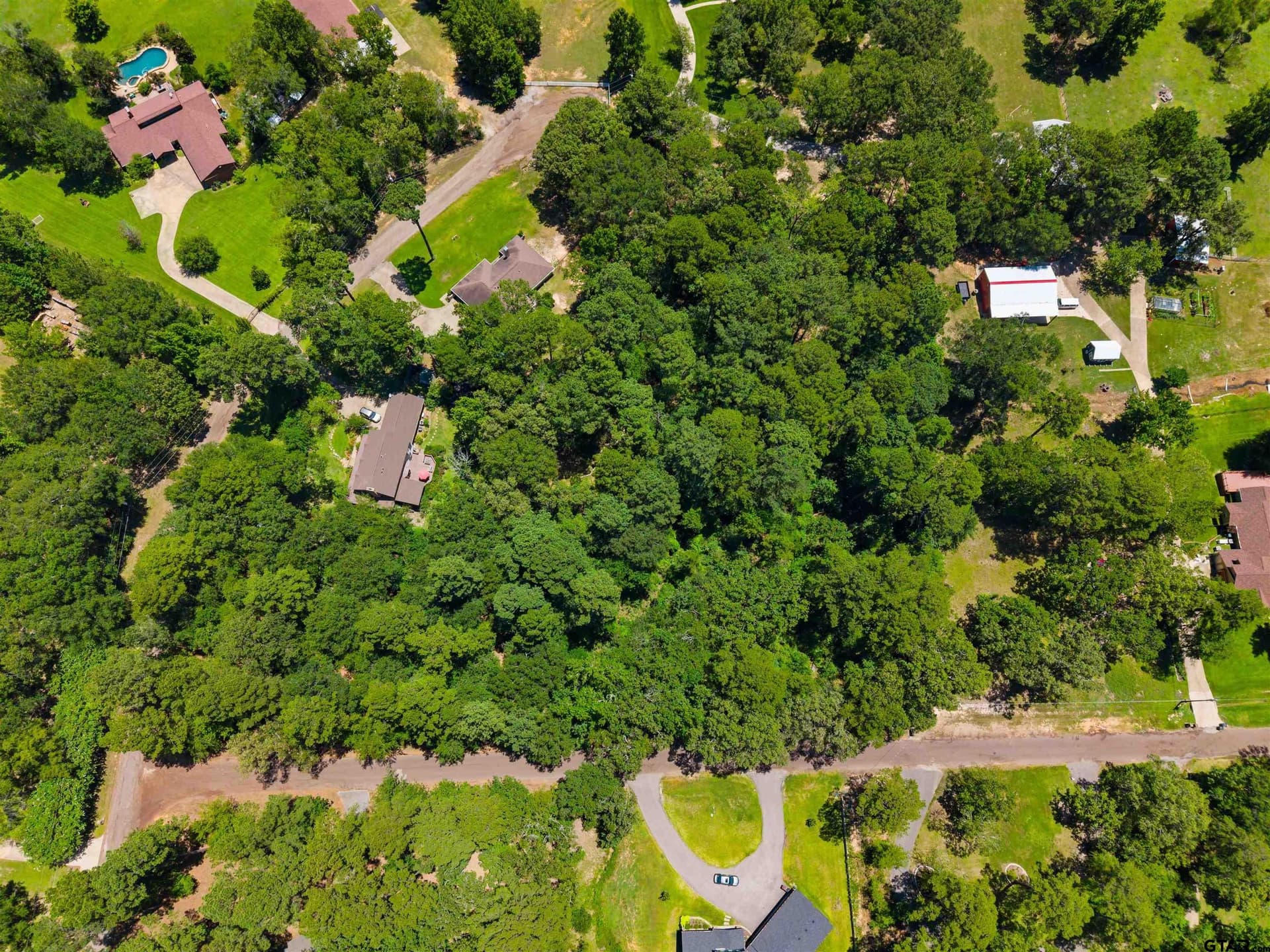 2.1 acres in Smith County gallery image 3