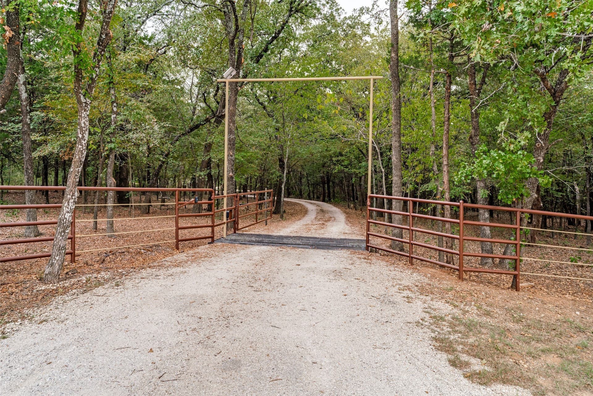 31.09 acres in Cooke County - photo 3