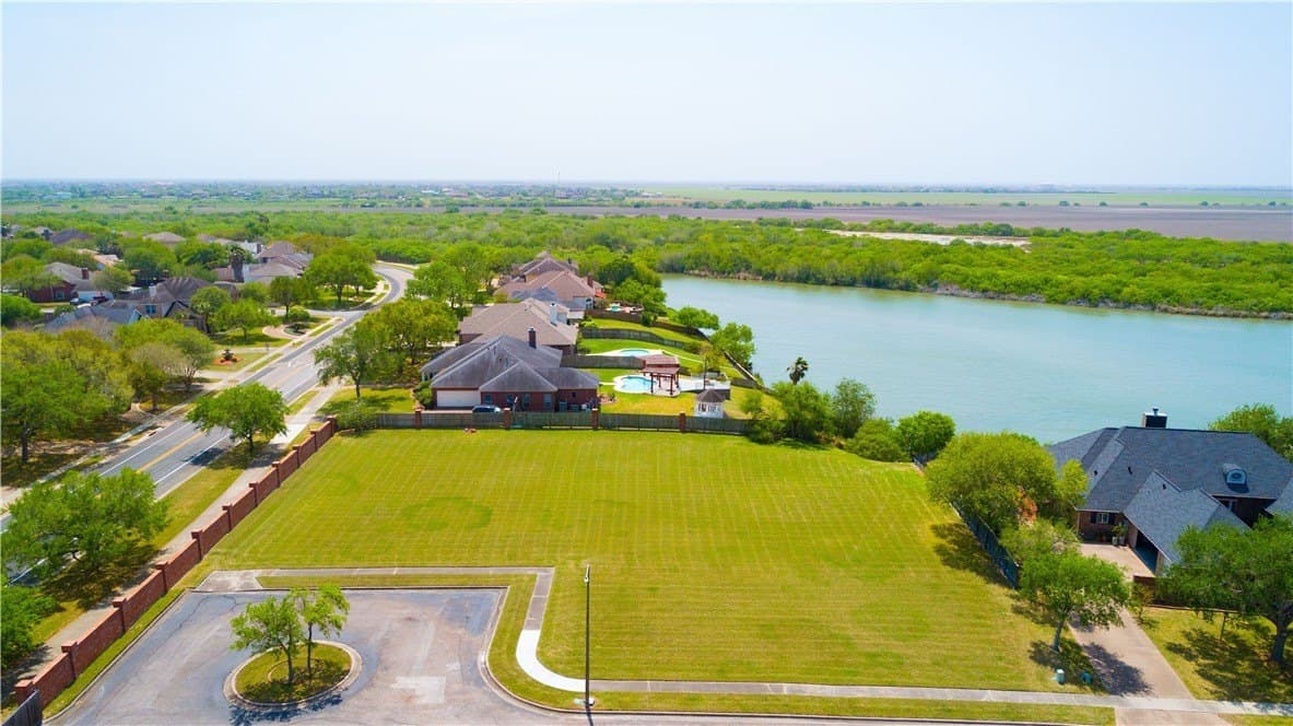 0.83 acres in Nueces County gallery image 3