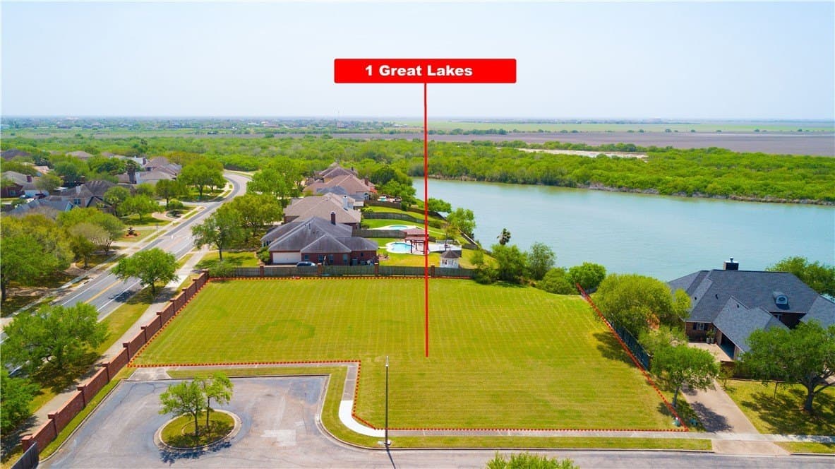0.83 acres in Nueces County
