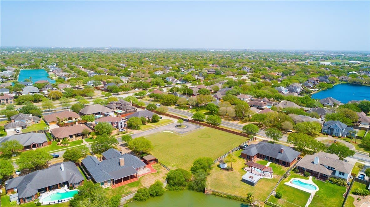 0.83 acres in Nueces County - photo 8