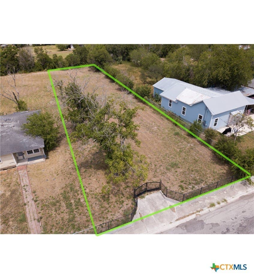0.36 acres in Guadalupe County gallery image 2