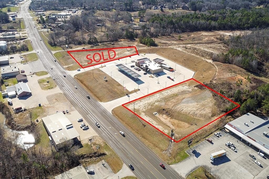 2.25 acres in Smith County gallery image 3