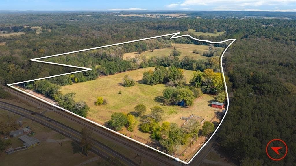 48 acres in Smith County gallery image 2