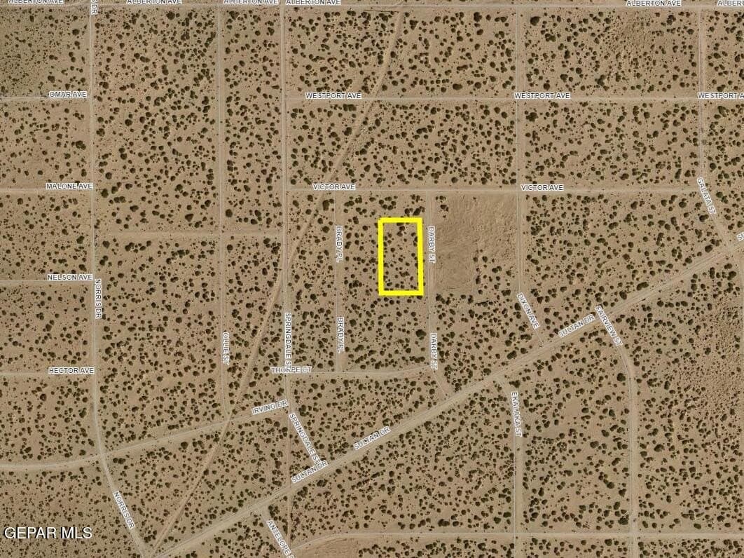 1.5 acres in El Paso County gallery image 2