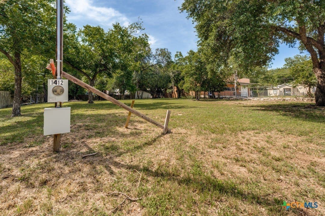 0.52 acres in Hays County - photo 8